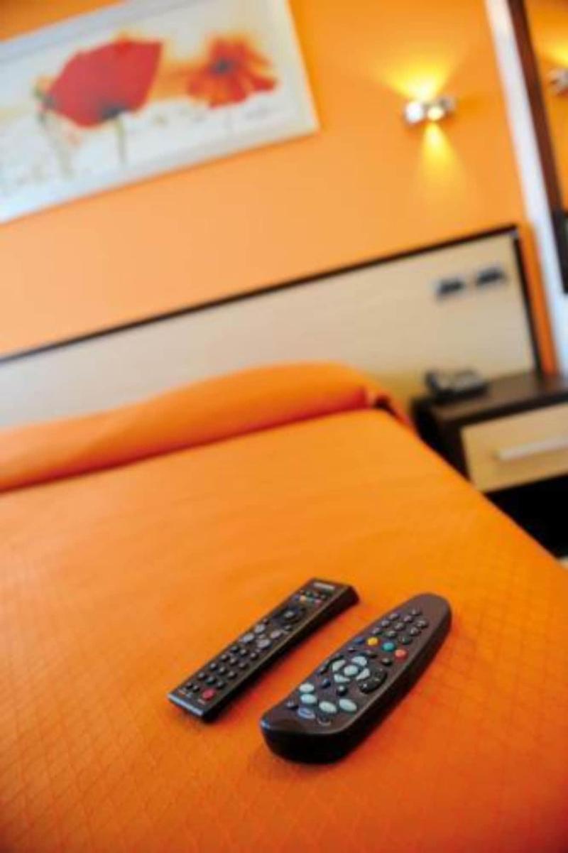 Hotel Cristina ロッカ・サン・ジョヴァンニ エクステリア 写真