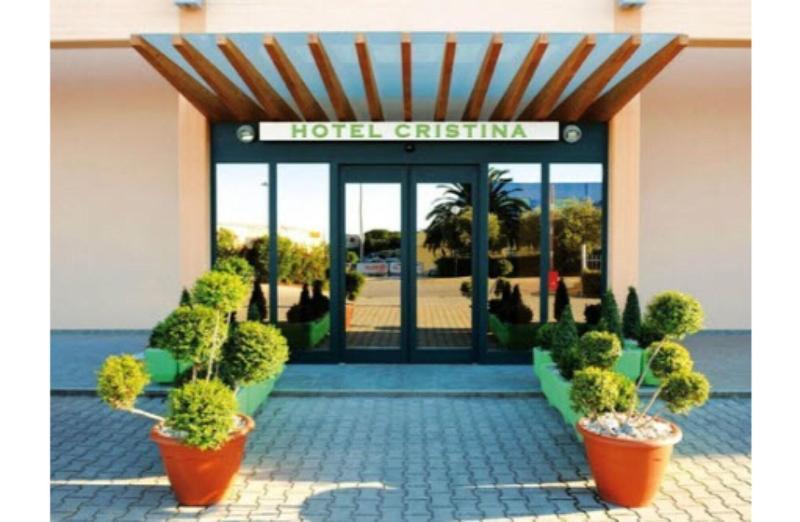 Hotel Cristina ロッカ・サン・ジョヴァンニ エクステリア 写真
