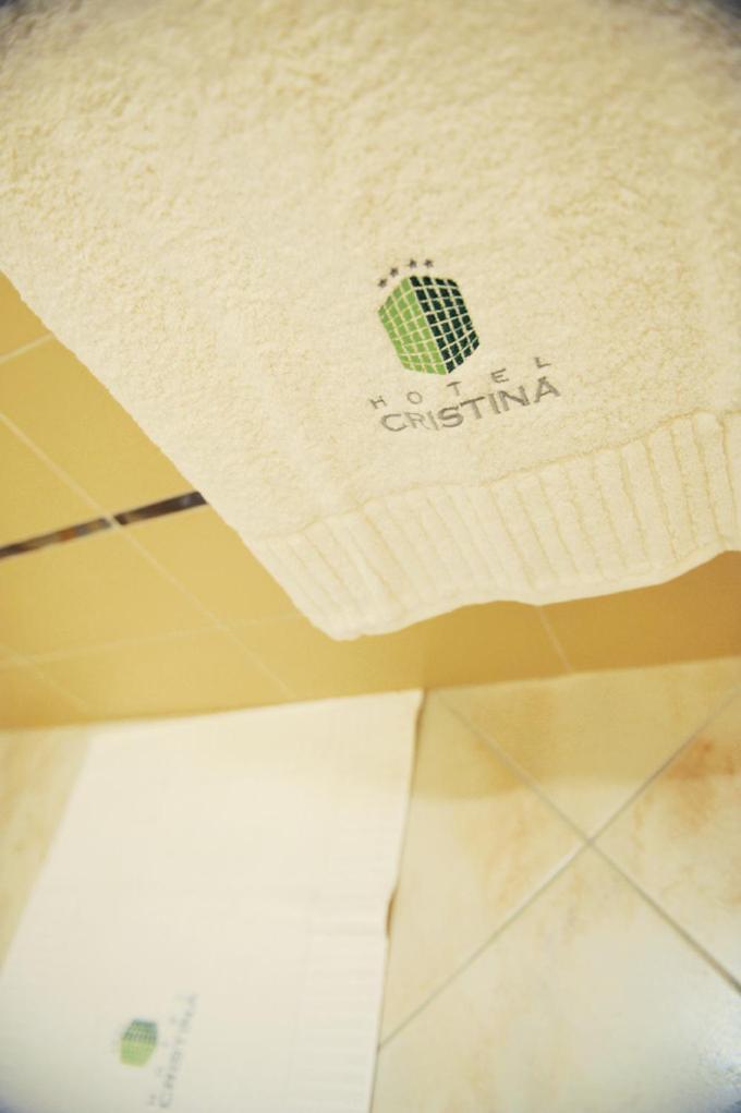 Hotel Cristina ロッカ・サン・ジョヴァンニ エクステリア 写真