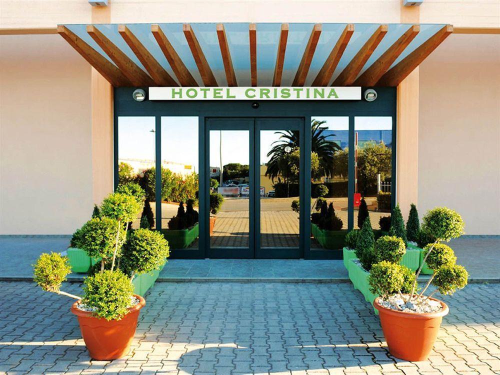 Hotel Cristina ロッカ・サン・ジョヴァンニ エクステリア 写真