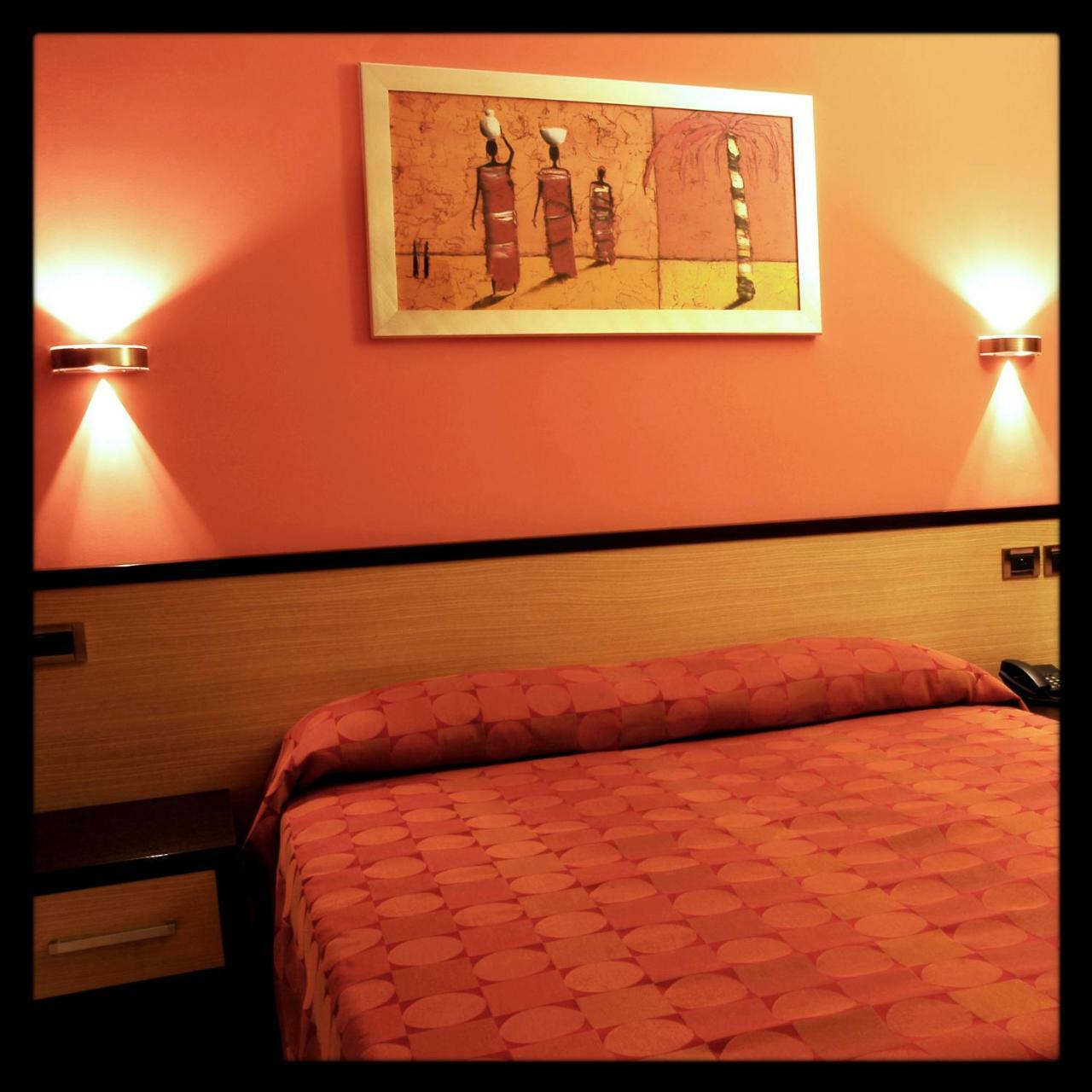 Hotel Cristina ロッカ・サン・ジョヴァンニ エクステリア 写真