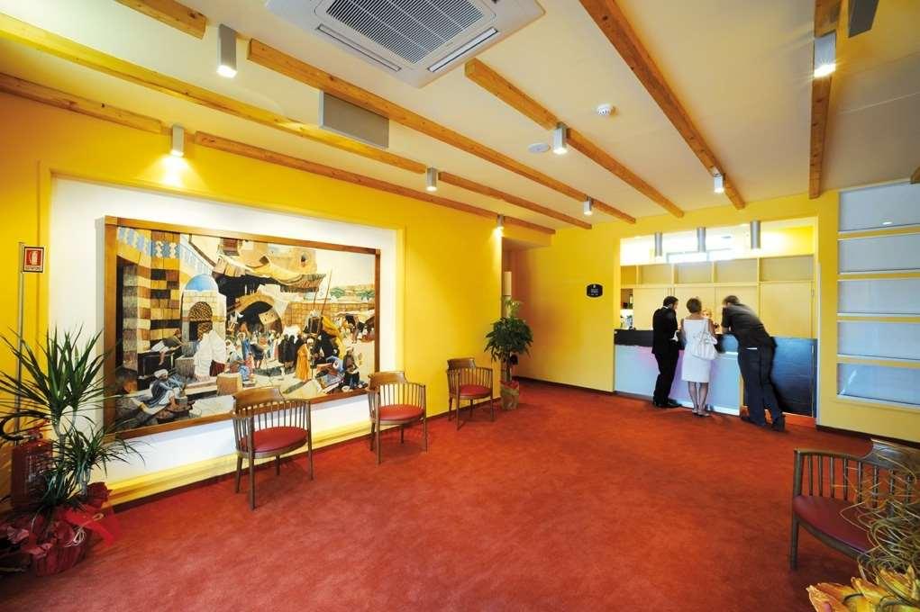 Hotel Cristina ロッカ・サン・ジョヴァンニ インテリア 写真